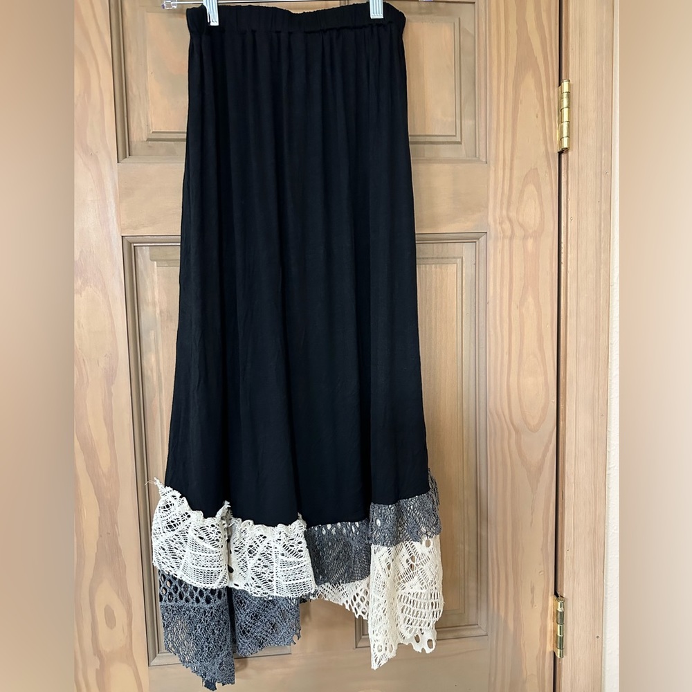 Simply Aster Maxi Black Knit w/Lace